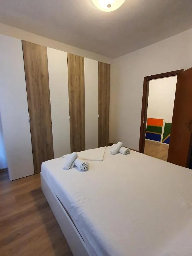 Heris'S Apartment Tirana Albánia